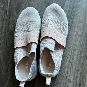 Light weight pink sneakers